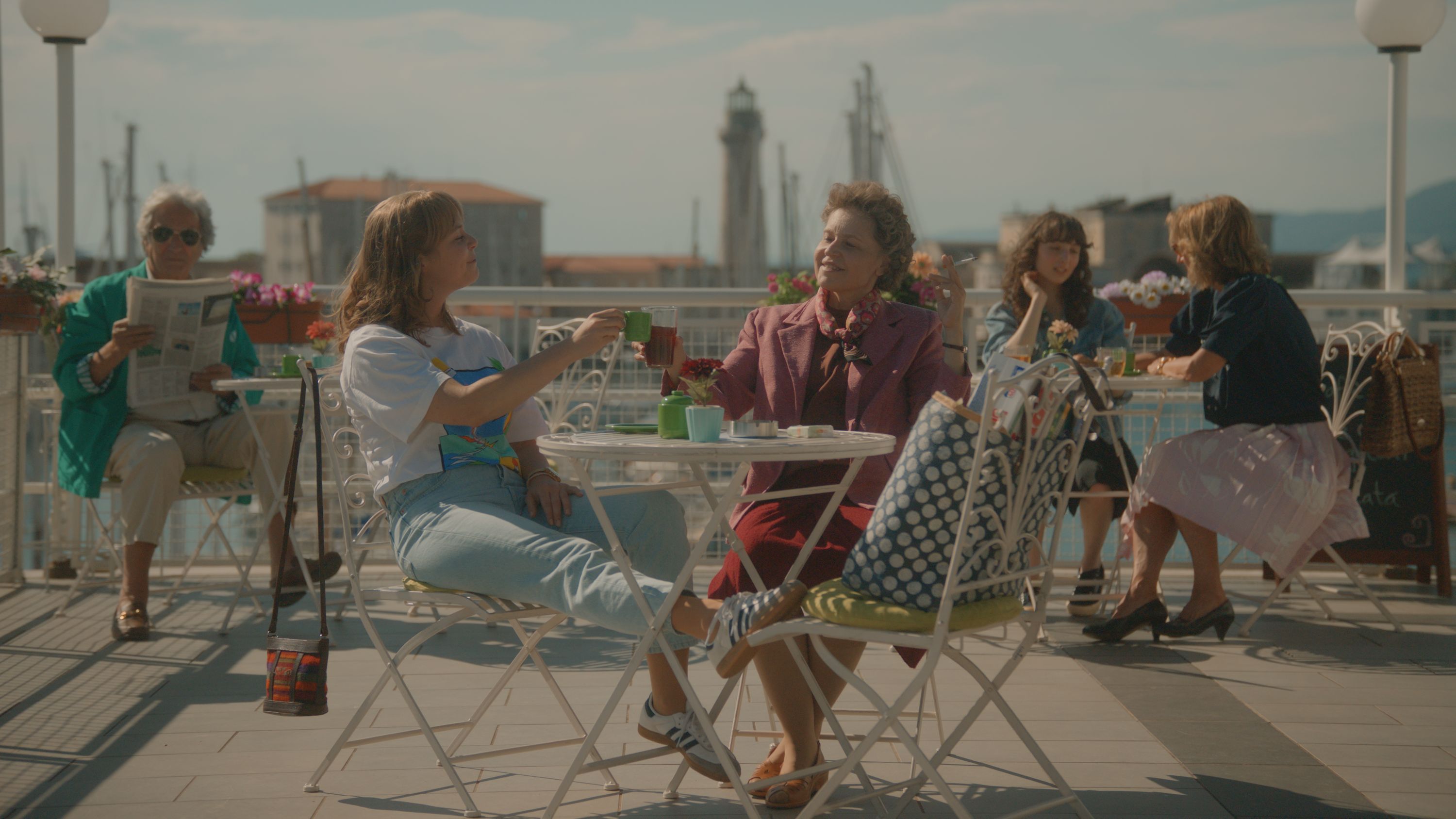 BELO SE PERE NA DEVEDESET